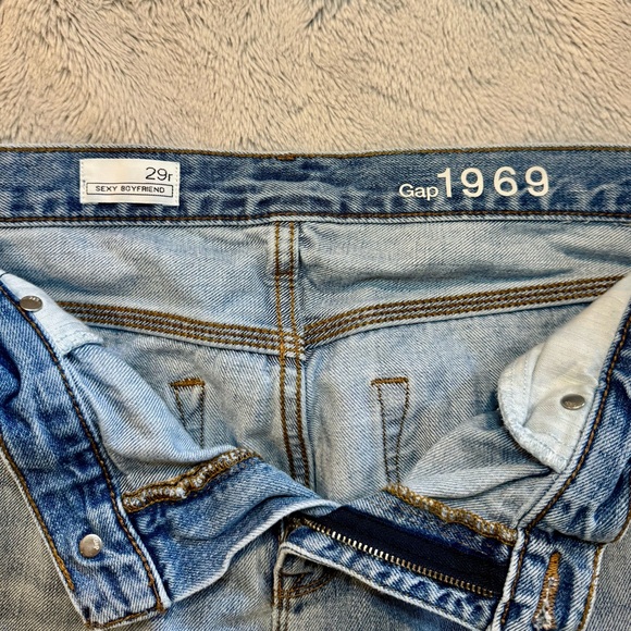 GAP Light Blue Boyfriend Jeans - Picture 4 of 6